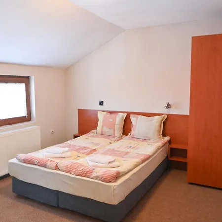 Guest house кирицова къща *